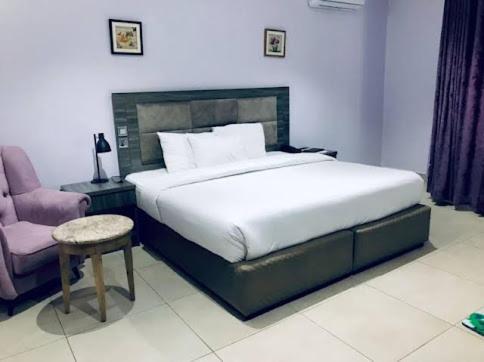 Hotel Esther Court Akure Esterno foto